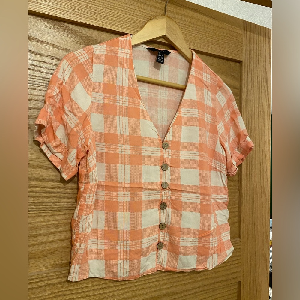 New look cropped plaid tee. USA 4
